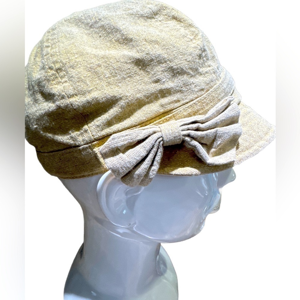 Rare Vintage Fashionista Cap Hat
Gold
M/L